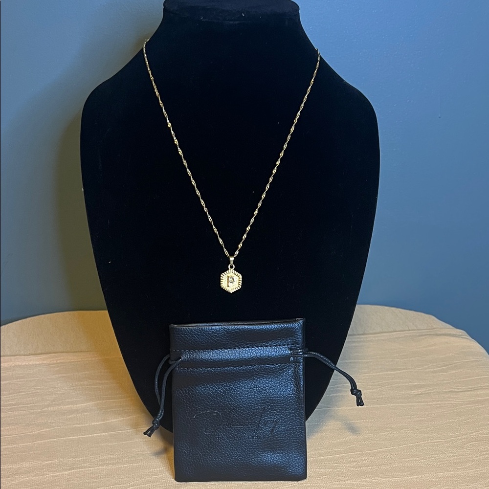 Oak & Ivy Goldtone Pendant Necklace